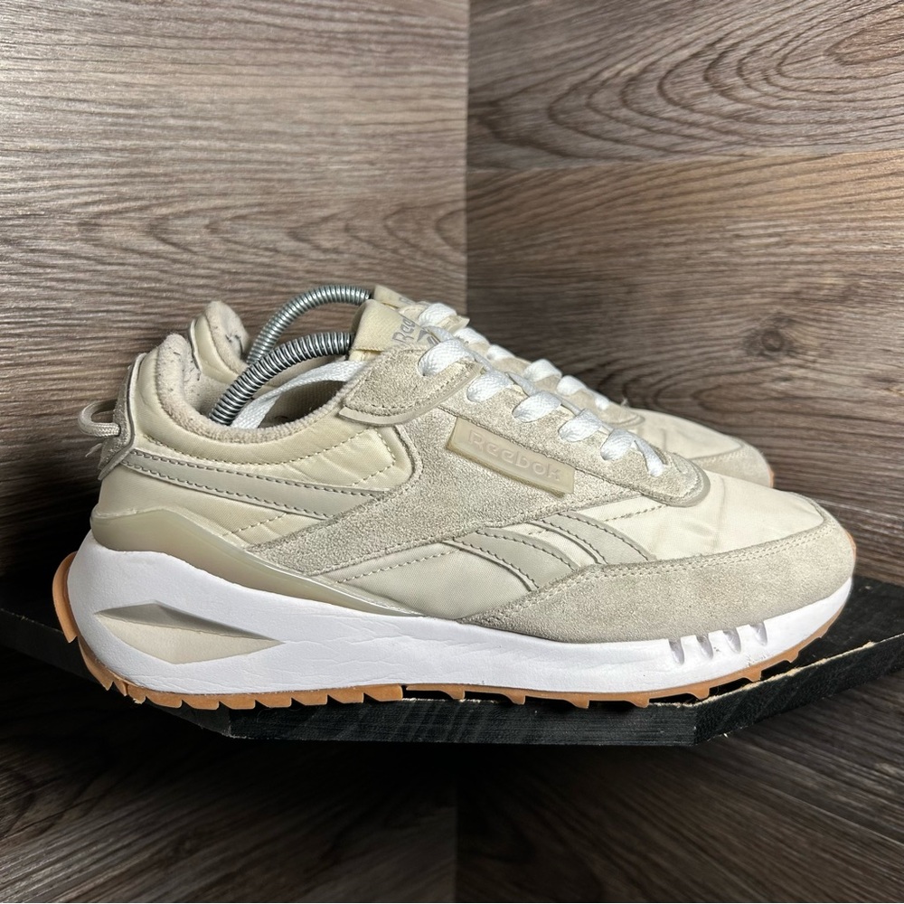 Reebok galaxy beige white